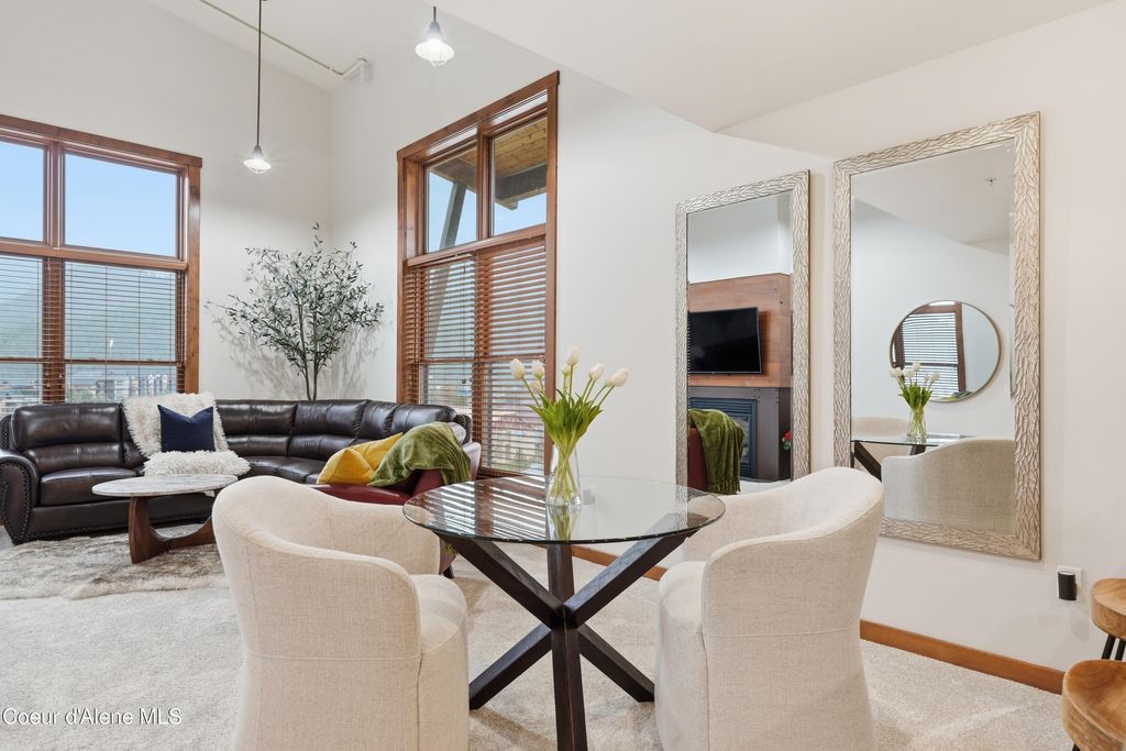 Photo of 834 Mc Kinley #APT 404, Kellogg, ID 83837 (MLS # 26-2681)