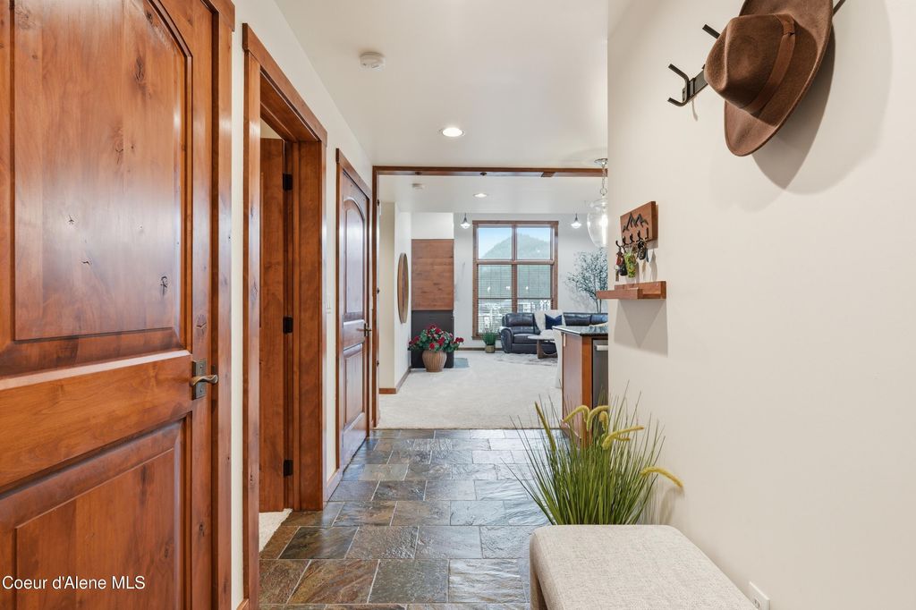 Photo of 834 Mc Kinley #APT 404, Kellogg, ID 83837 (MLS # 26-2681)