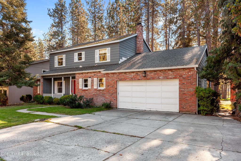 Photo of 3949 FAIRWAY Dr, Coeur dAlene, ID 83815 (MLS # 25-10364)