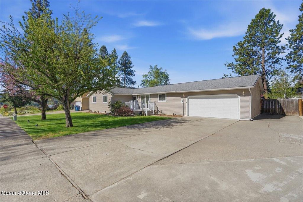 Photo of 416 Timber Ln, Post Falls, ID 83854 (MLS # 26-3614)