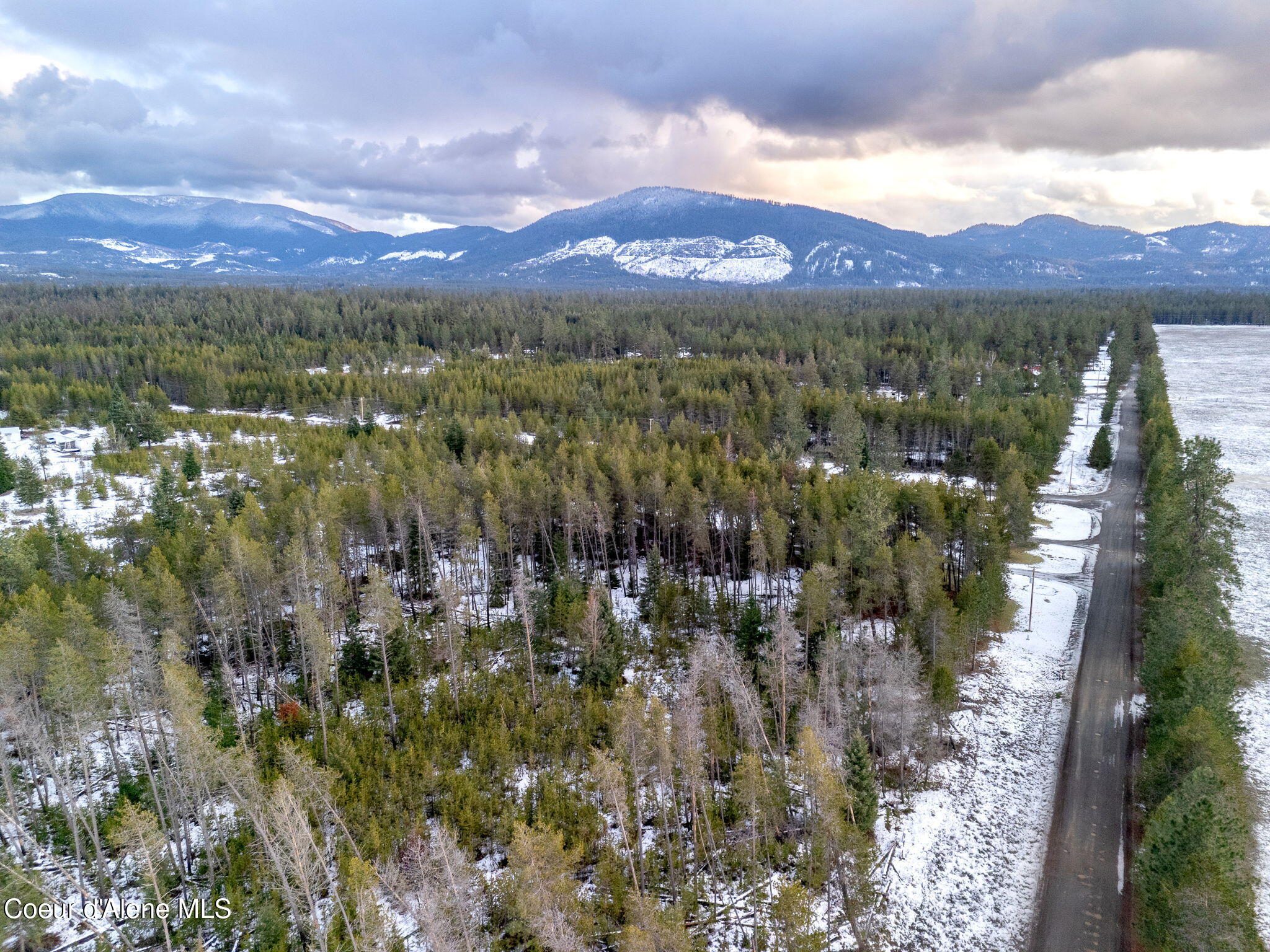 Nna Linzy Lane, Athol, Idaho image 7