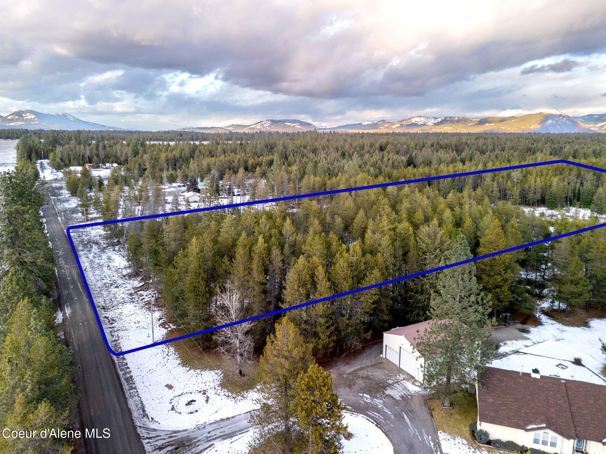 Nna Linzy Lane, Athol, Idaho image 3