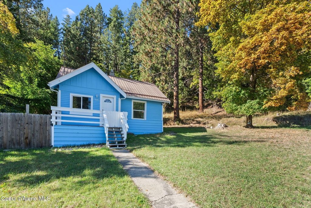 Photo of 7492 Mohawk St, Bonners Ferry, ID 83805 (MLS # 26-3097)