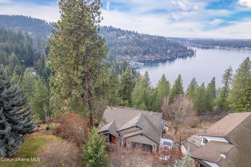 Photo of 8995 CLARKVIEW Pl, Hayden, ID 83835 (MLS # 25-11500)