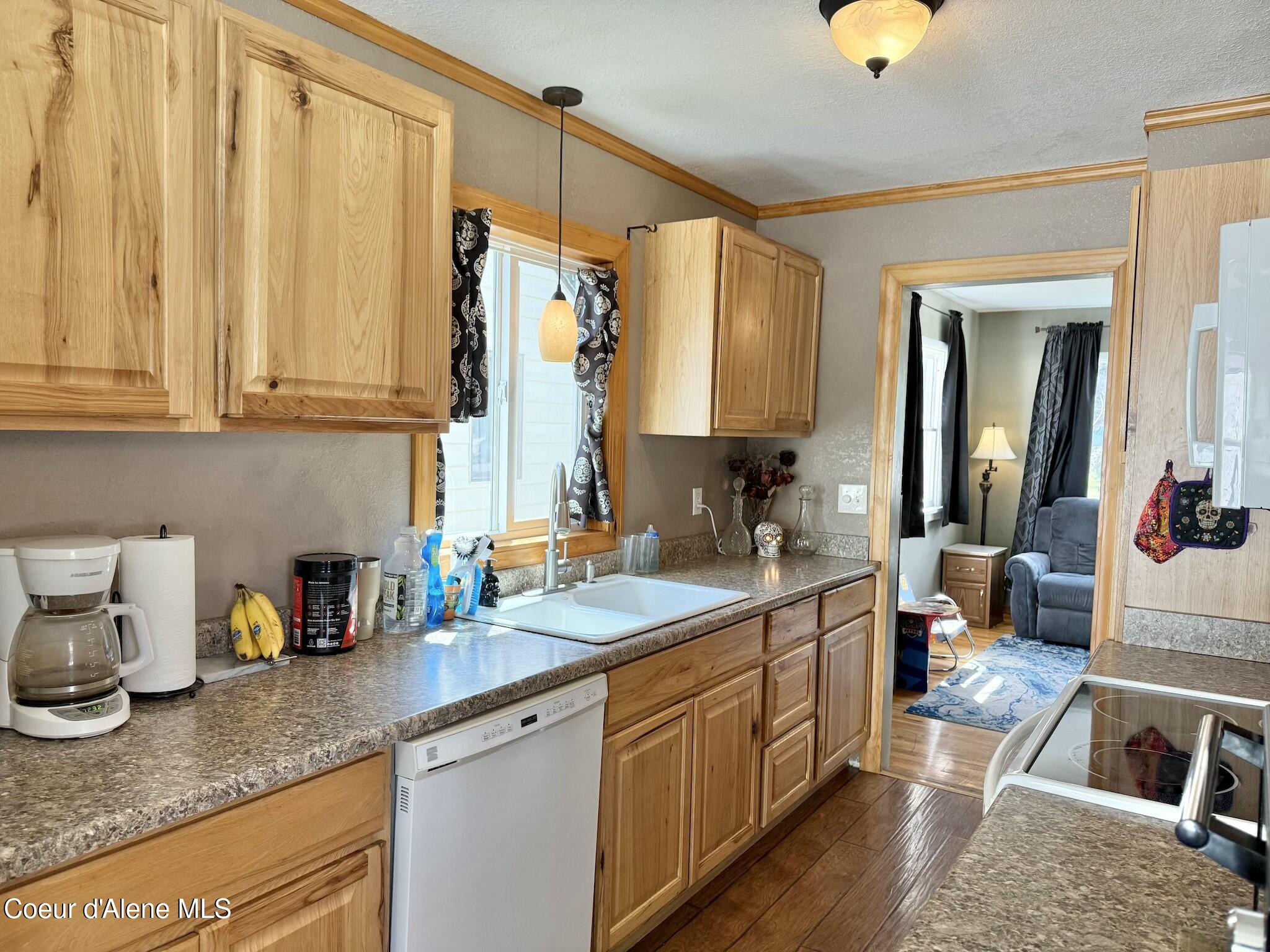 420 E Larch Ave, Osburn, Alaska image 4
