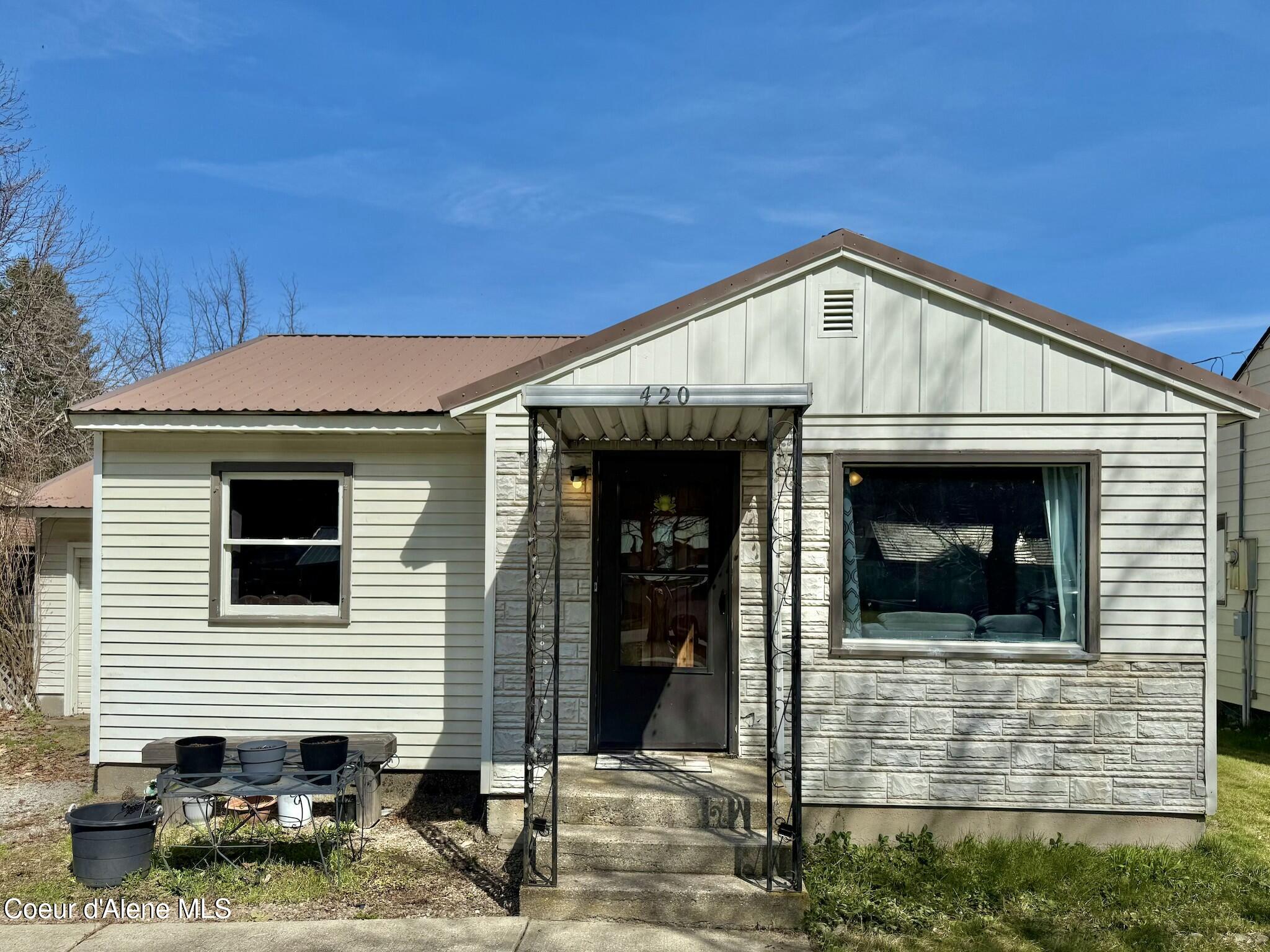420 E Larch Ave, Osburn, Alaska image 1