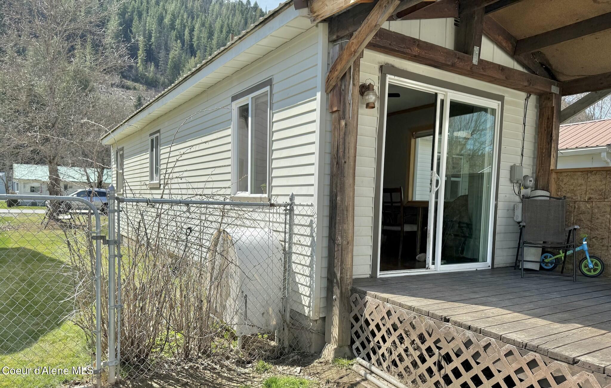 420 E Larch Ave, Osburn, Alaska image 13