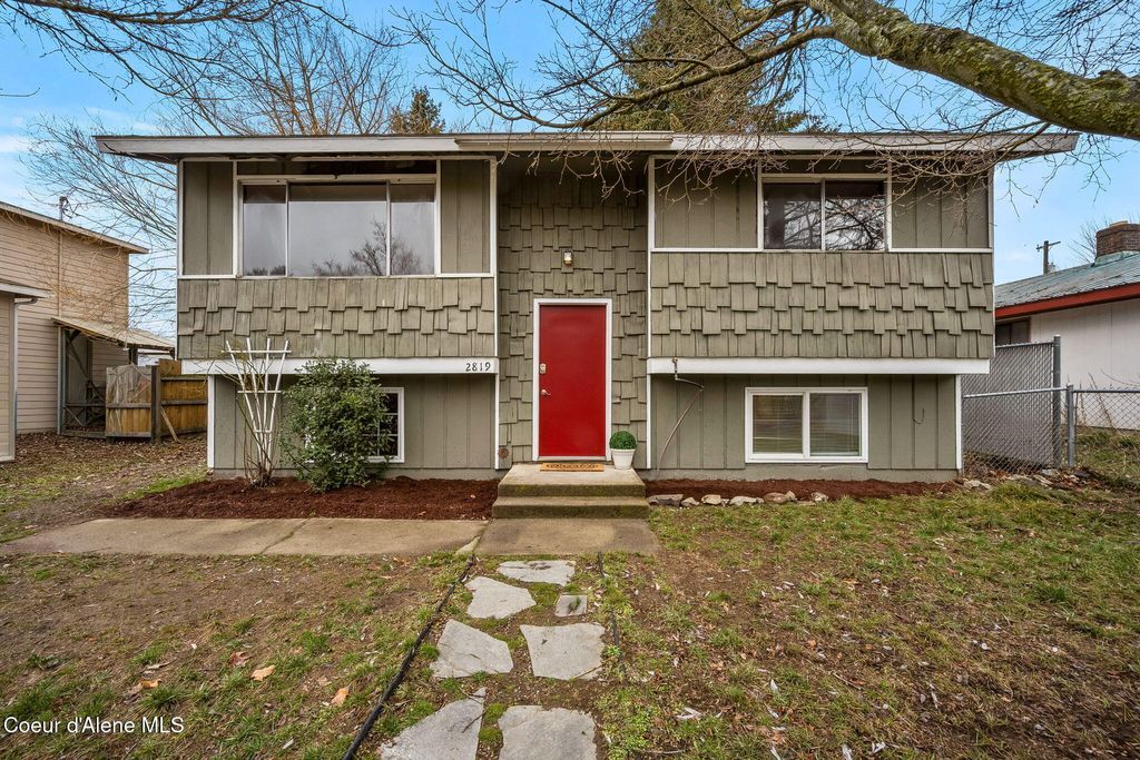 Photo of 2819 Francis St, Coeur dAlene, ID 83815 (MLS # 26-1616)