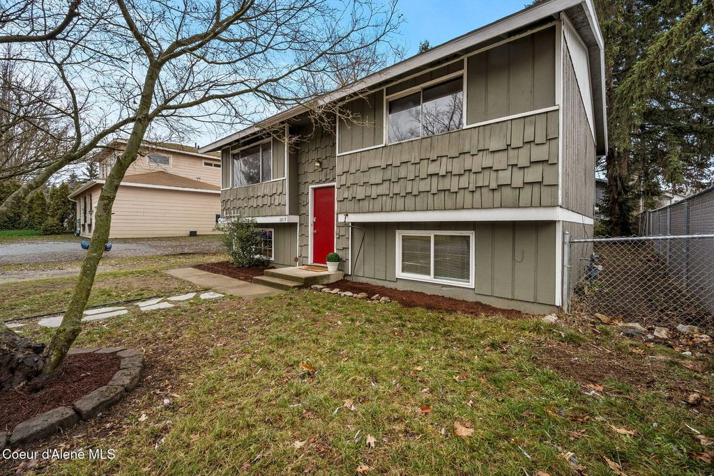 Photo of 2819 Francis St, Coeur dAlene, ID 83815 (MLS # 26-1616)