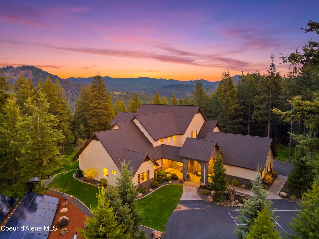 Photo of 15183 Morgan LN, Hayden, ID 83835 (MLS # 26-4549)