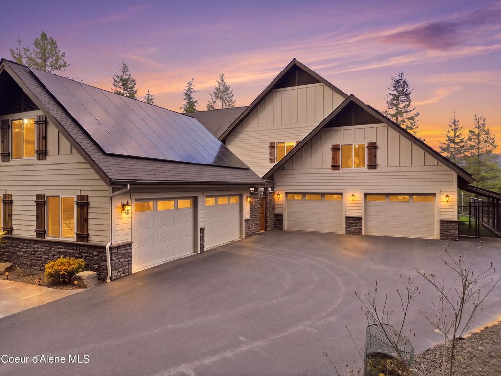 Photo of 15183 Morgan LN, Hayden, ID 83835 (MLS # 26-4549)