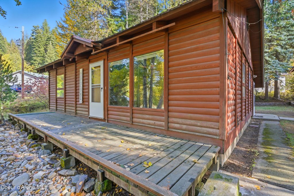 Photo of 1306 Lakeshore Dr, Sagle, ID 83860 (MLS # 25-10577)