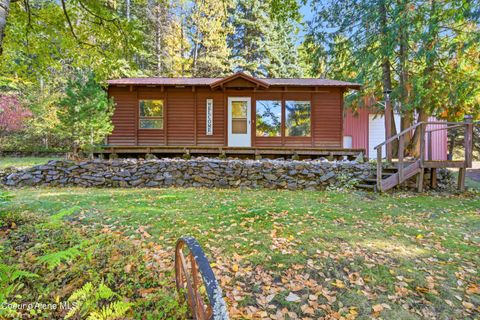 Photo of 1306 Lakeshore Dr, Sagle, ID 83860 (MLS # 25-10577)
