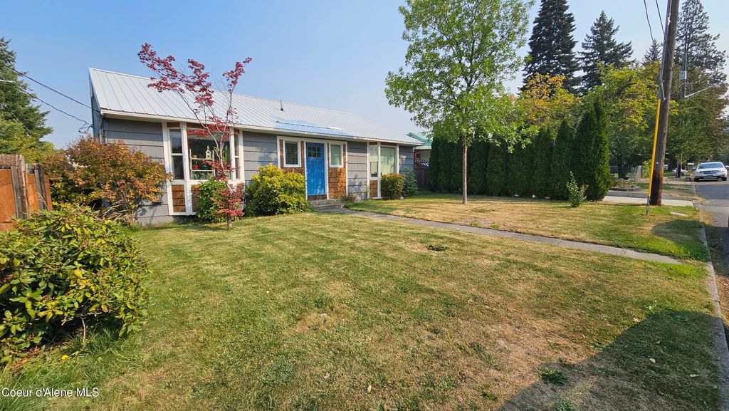 Photo of 415 HATTIE Ave, Coeur dAlene, ID 83814 (MLS # 25-9839)