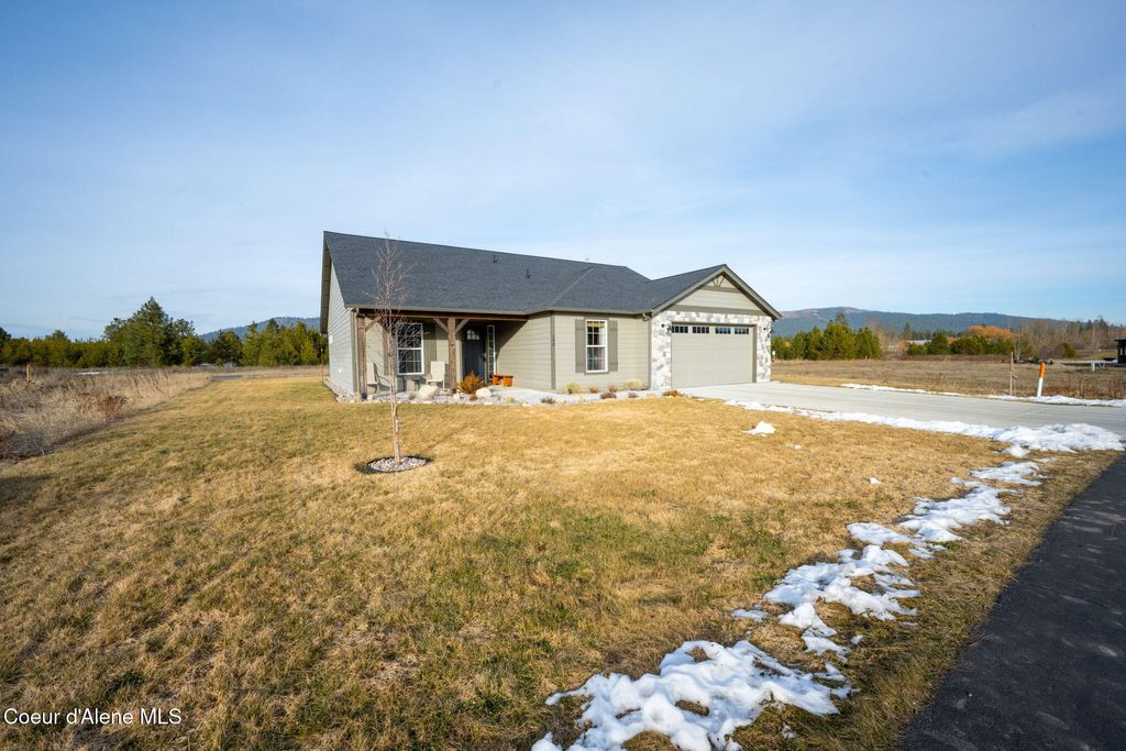 Photo of 100 Bunker Ln, Blanchard, ID 83804 (MLS # 26-849)