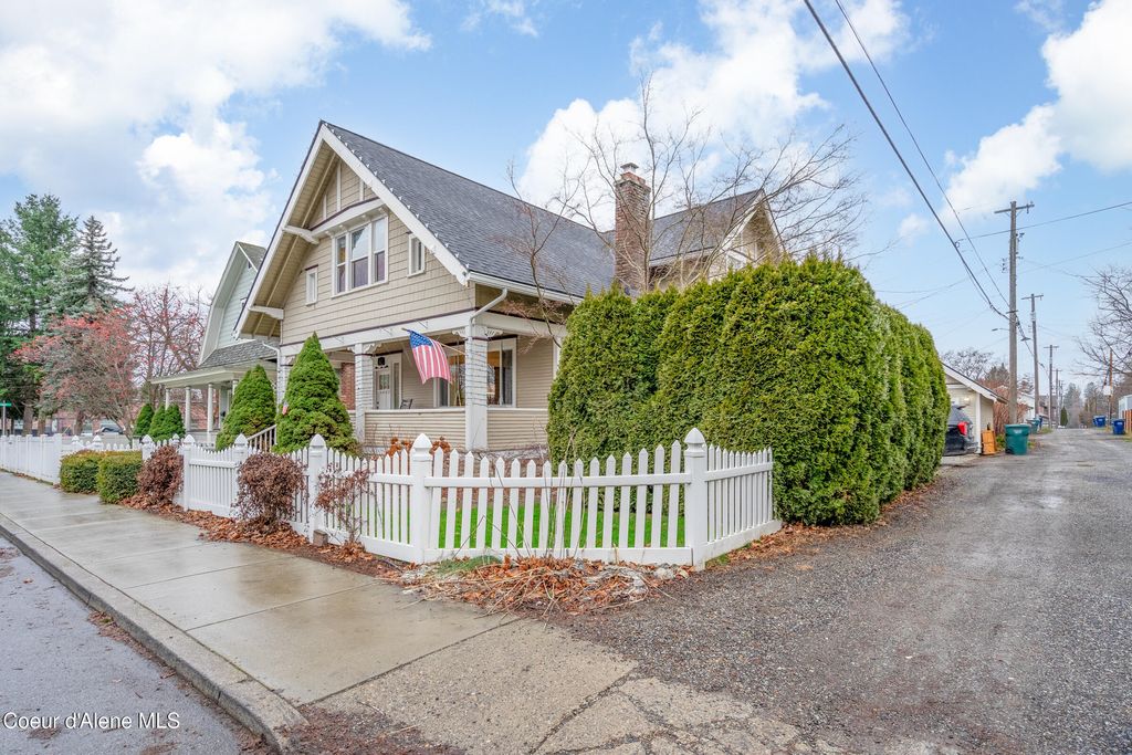 Photo of 607 7th, Coeur dAlene, ID 83814 (MLS # 26-245)