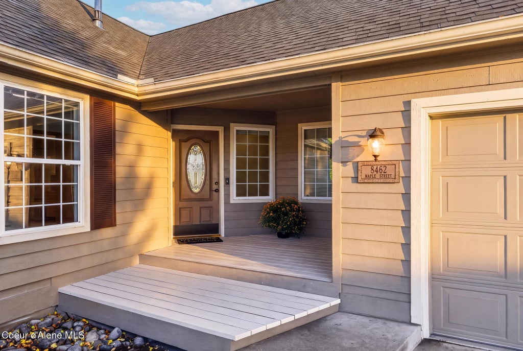 Photo of 8462 MAPLE St, Hayden, ID 83835 (MLS # 26-10163)