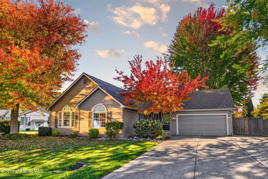 Photo of 8462 MAPLE St, Hayden, ID 83835 (MLS # 26-10163)