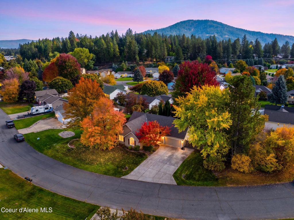 Photo of 8462 MAPLE St, Hayden, ID 83835 (MLS # 26-10163)