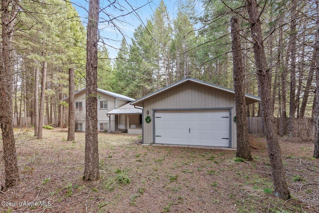 Photo of 19652 Silver Ln, Rathdrum, ID 83858 (MLS # 26-2286)