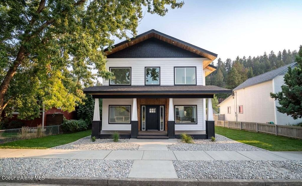 Photo of 816 &amp; 818 Young, Coeur dAlene, ID 83814 (MLS # 25-6676)