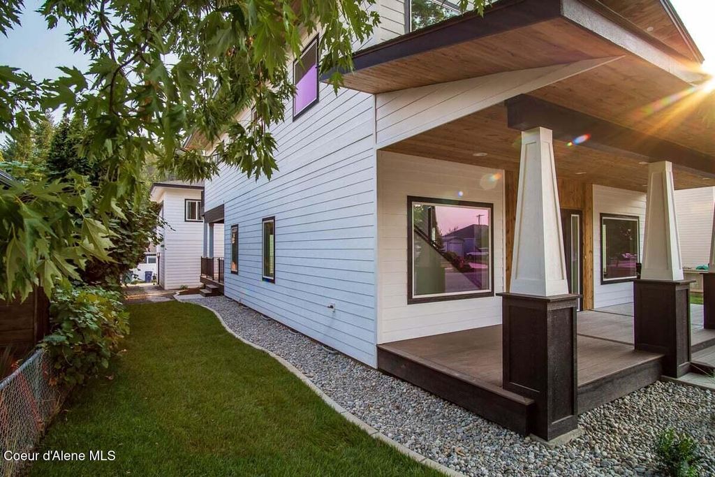 Photo of 816 &amp; 818 Young, Coeur dAlene, ID 83814 (MLS # 25-6676)