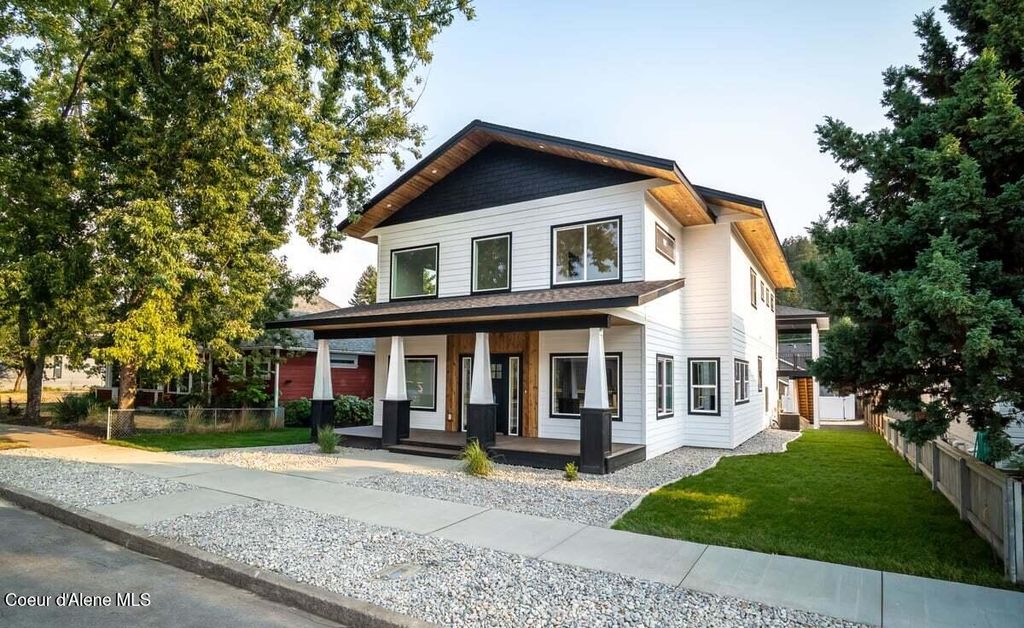 Photo of 816 &amp; 818 Young, Coeur dAlene, ID 83814 (MLS # 25-6676)