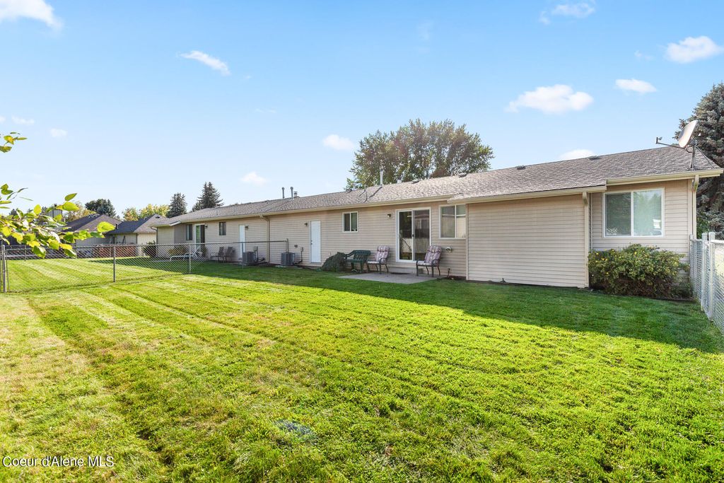 Photo of 9978 N Sunview LN, Hayden, ID 83835 (MLS # 24-9195)