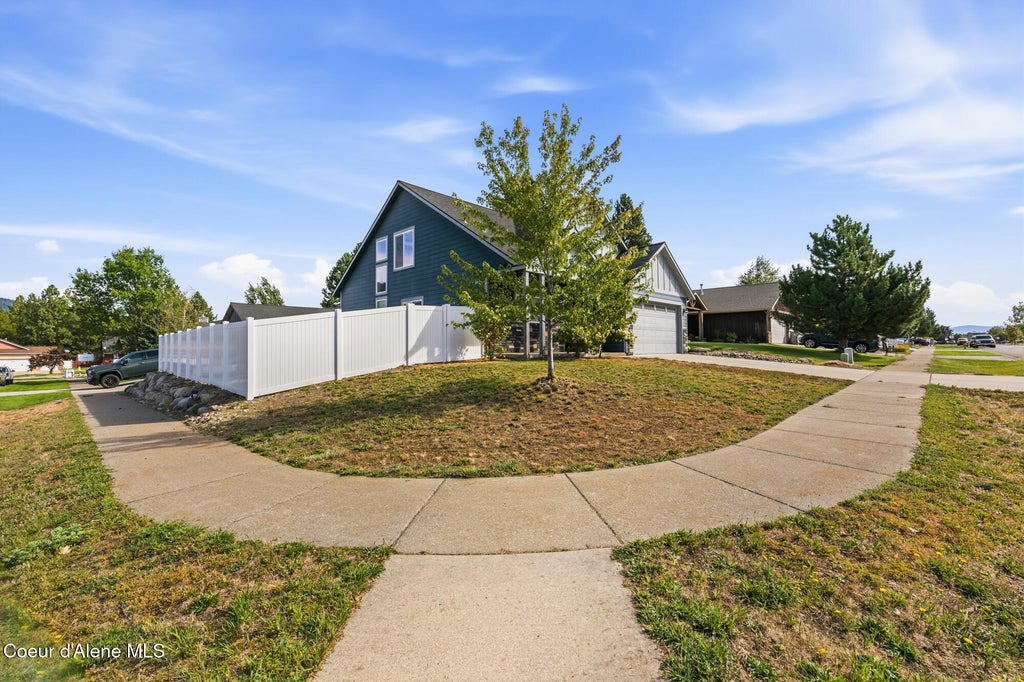 Photo of 7785 Meadow Lark Ln, Rathdrum, ID 83858 (MLS # 26-9350)