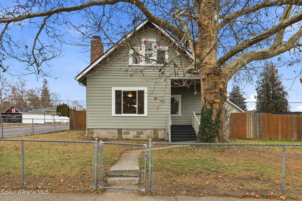 Photo of 4616 HAWTHORNE St, Spokane, WA 99205 (MLS # 26-274)