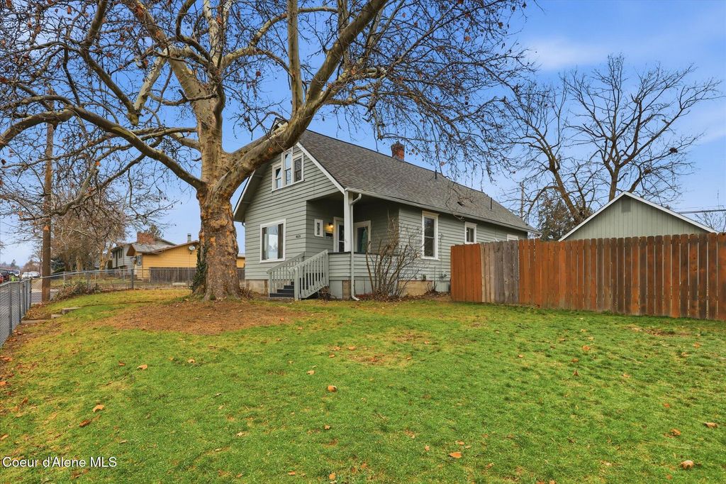 Photo of 4616 HAWTHORNE St, Spokane, WA 99205 (MLS # 26-274)