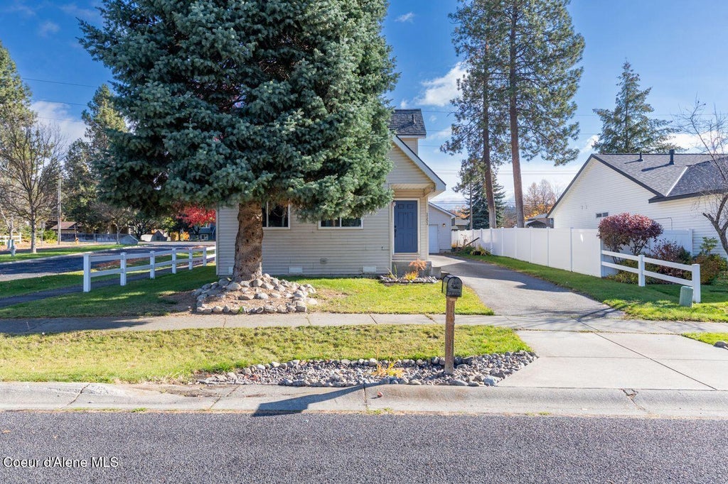 Photo of 1151 Elderberry CIR, Coeur dAlene, ID 83815 (MLS # 26-10483)