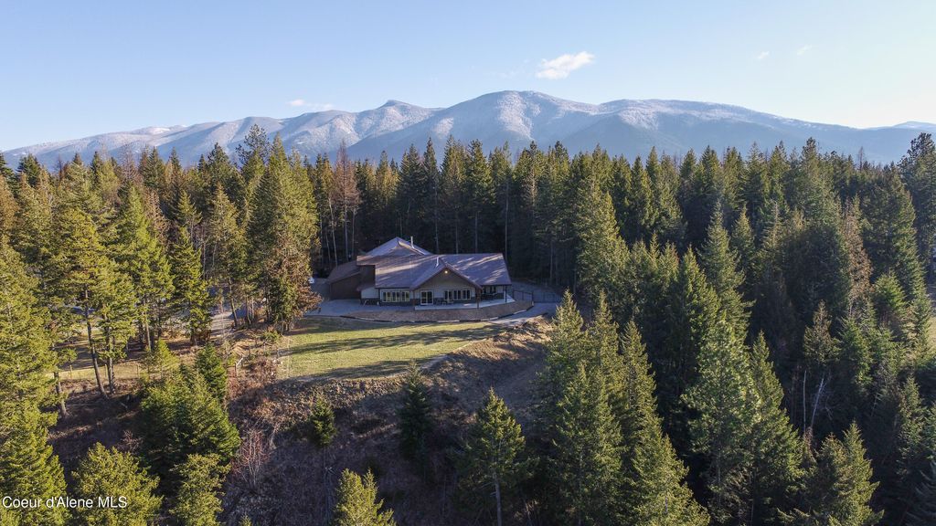 Photo of 111 Majestic Ln, Bonners Ferry, ID 83805 (MLS # 26-811)
