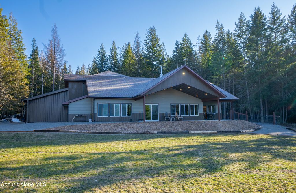 Photo of 111 Majestic Ln, Bonners Ferry, ID 83805 (MLS # 26-811)