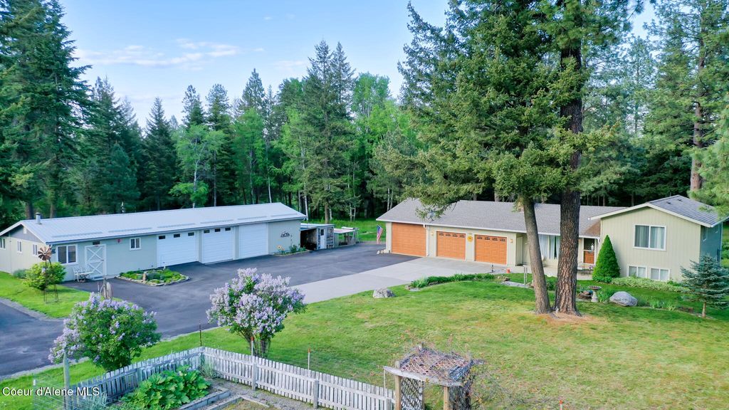 Photo of 7672 CARNIE Rd, Coeur dAlene, ID 83814 (MLS # 25-5924)