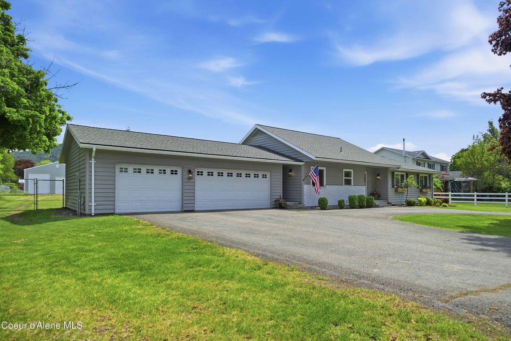Photo of 7464 4th Street Street, Dalton Gardens, ID 83815 (MLS # 26-4881)