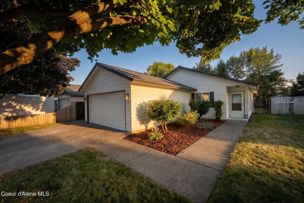 Photo of 920 Kyler AVE, Hayden, ID 83835 (MLS # 26-7670)