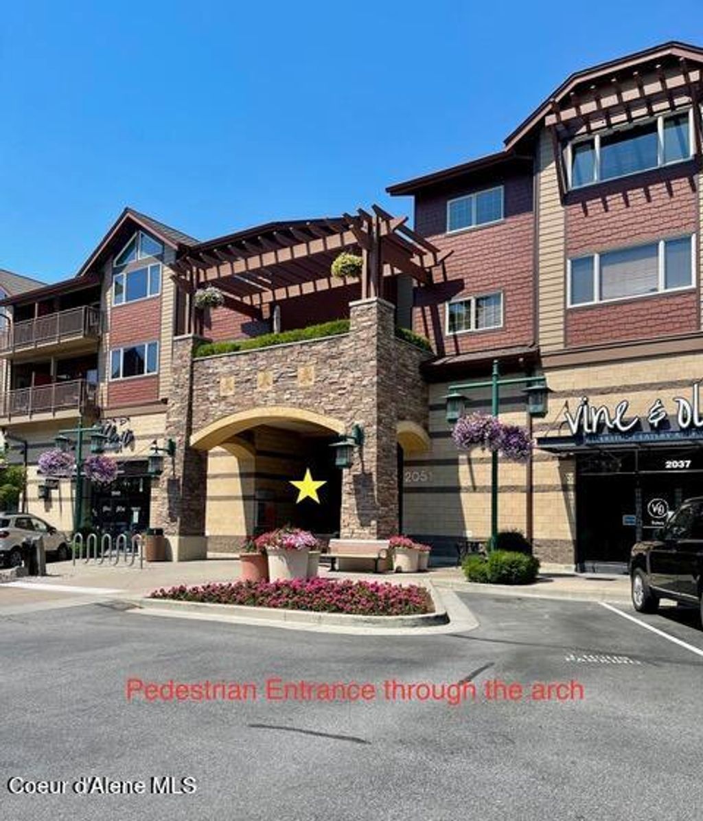 Photo of 2051 Main Street Street #302, Coeur dAlene, ID 83814 (MLS # 25-10992)