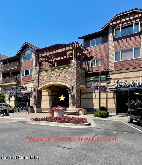 Photo of 2051 Main Street Street #302, Coeur dAlene, ID 83814 (MLS # 25-10992)