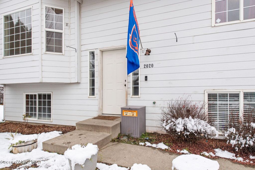 Photo of 2020 STAGECOACH Dr, Post Falls, ID 83854 (MLS # 25-11390)