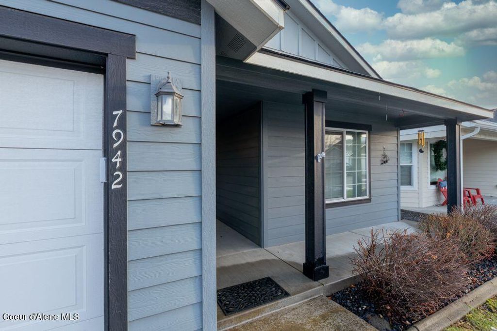 Photo of 7942 KAYAK Ct, Rathdrum, ID 83858 (MLS # 25-11429)