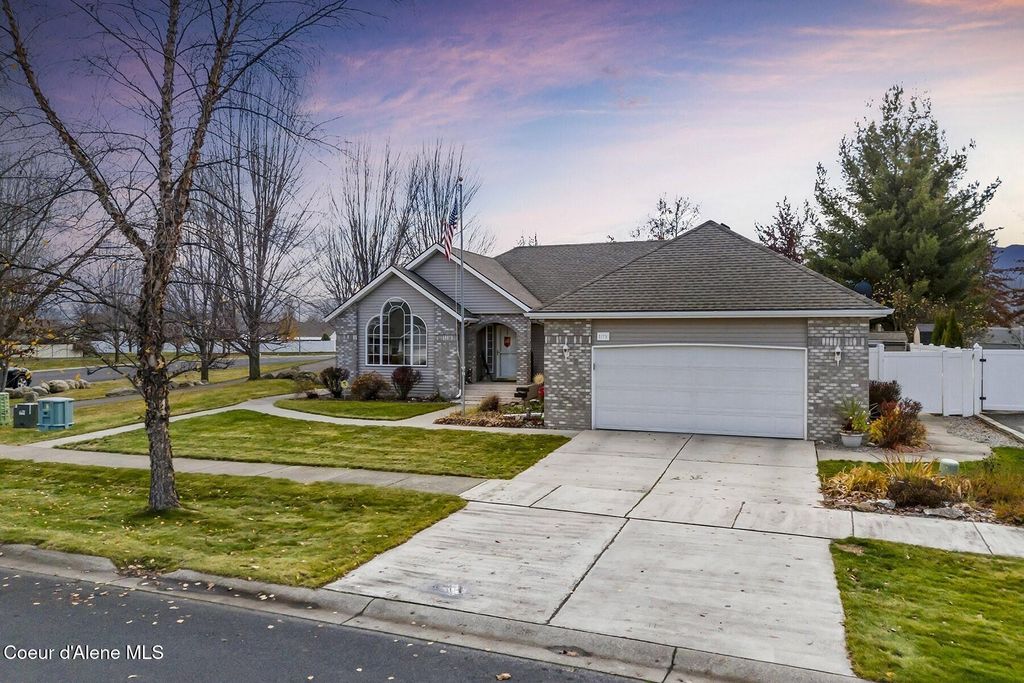 Photo of 1175 Stoneybrook Loop, Post Falls, ID 83854 (MLS # 25-11417)