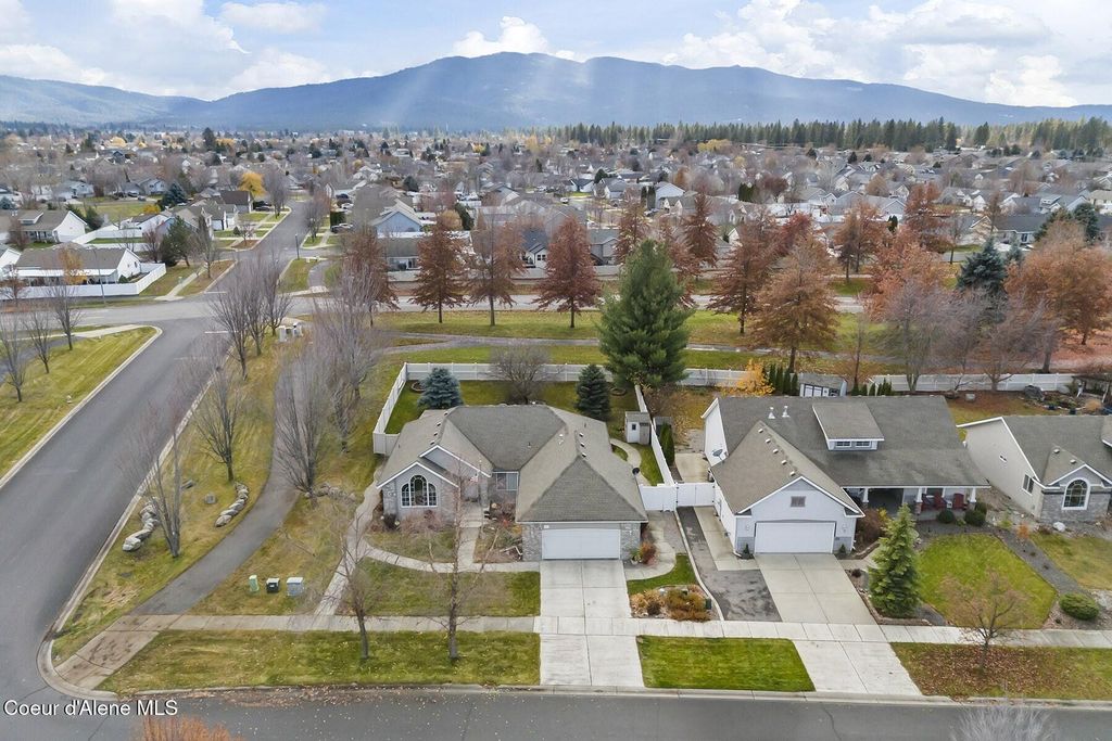 Photo of 1175 Stoneybrook Loop, Post Falls, ID 83854 (MLS # 25-11417)