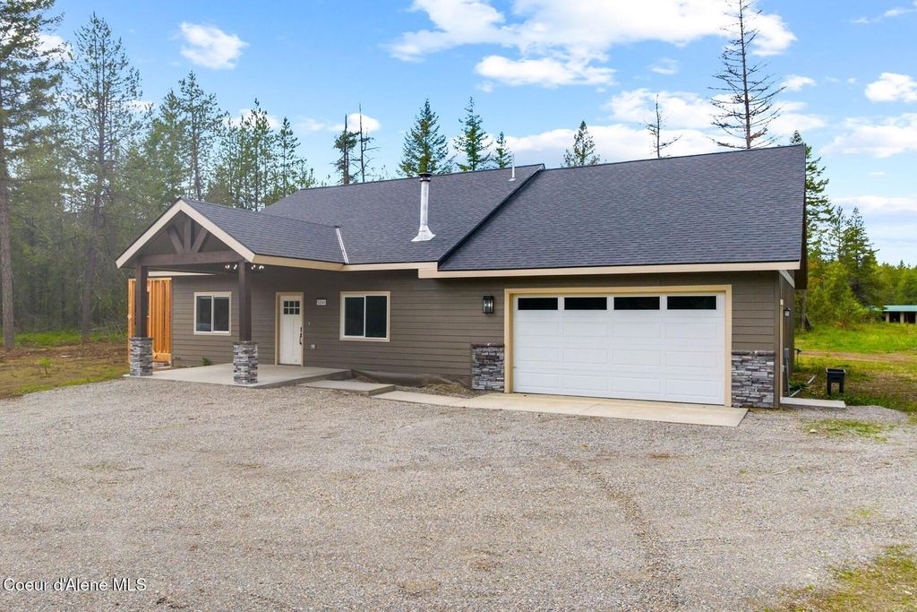Photo of 5240 Vay Rd, Priest River, ID 83856 (MLS # 26-5276)