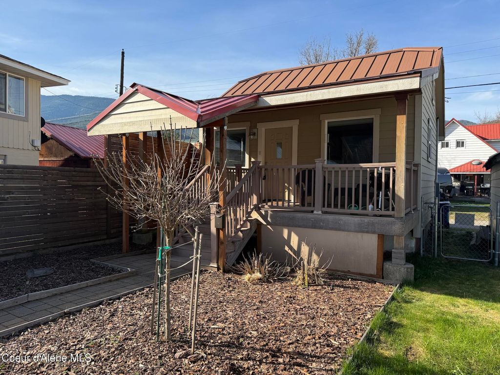 Photo of 313 Mission Ave, Kellogg, ID 83837 (MLS # 26-3770)