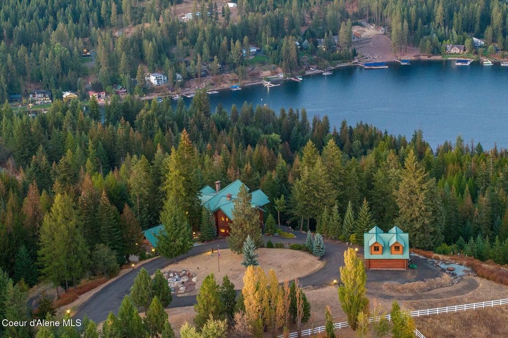 Photo of 18869 Trekker Woods, Coeur dAlene, ID 83814 (MLS # 26-167)