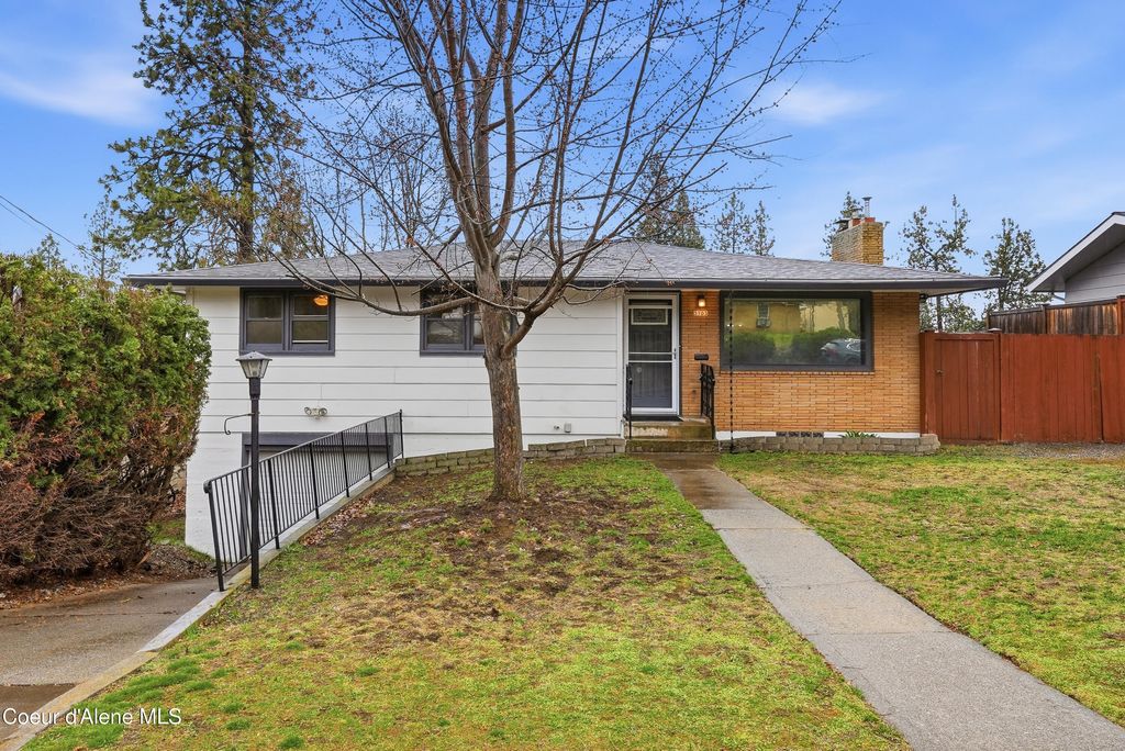 Photo of 3703 18th Ave, Spokane, WA 99223 (MLS # 26-2600)