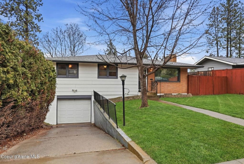 Photo of 3703 18th Ave, Spokane, WA 99223 (MLS # 26-2600)