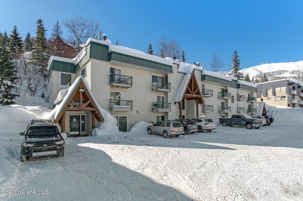 Photo of 515 Northwest Passage Passage #17, Sandpoint, ID 83864 (MLS # 26-1529)