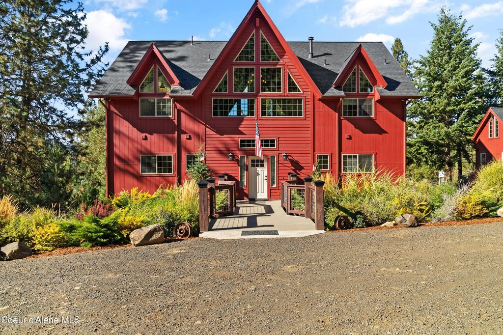 Photo of 1515 Red Barn Rd, Harrison, ID 83833 (MLS # 25-10137)